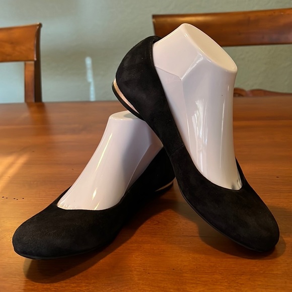 Vionic Hannah ballet flat. Size 7 - Picture 1 of 6